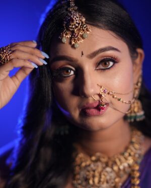 Tanvi Rao Instagram - She wounds her enemies with her eyes 🗡️

Hair, make-up and attire- @makeover_by_shalini_ravi 
Photography- @sadu_photography 

#queen #powerful #photoshoot #fashion #traditoon #tanvirao #actor