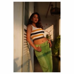 Tanya Desai Instagram - Out of captions, not looks! 😉💥
📸 @journeyman1027

#sunlightphotography #bossbabe #bossy #boldandfree #outfitinspiration #stylediary #actress #model #tanyadesai