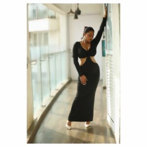 Tanya Desai Instagram - so far, so good! 🖤🔥
📸 @vaibhavk003 @vaibhav_kumawat_photography

#blackdress #balconyphotography #blackaesthetic #boldandthebeautiful #feelingsexy #tanyadesai