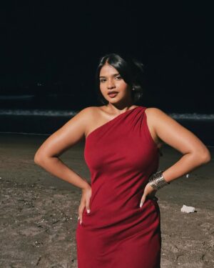 Tarini Shah Instagram - I was hungry so i ate (ifykyk)

obsessed with this dress from @summersomewhereshop