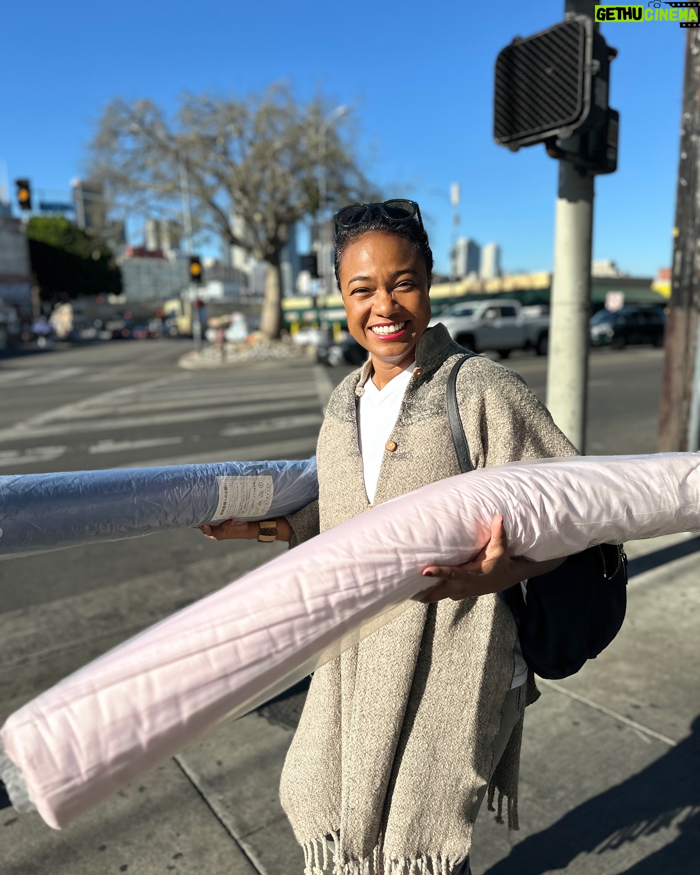 Tatyana Ali - 7.1K Likes - Another successful day at @Ragfindersofca sourcing the perfect fabrics for Baby Yams! I’m so excited for this newest round of baby quilts coming soon to baby-yams.com!
P.S. shoutout @natashapostrosow for my poncho. Girl I still got it!
