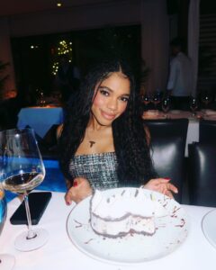 Actress Teala Dunn HD Photos and Wallpapers December 2024