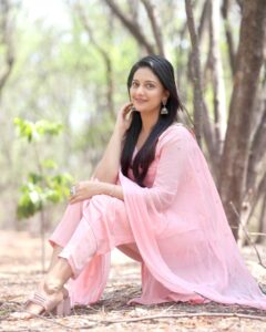 Actress Tejashree Pradhan HD Photos and Wallpapers December 2024