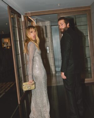 Teresa Palmer Instagram - @vogueaustralia @ngvmelbourne @ralphlauren @fendi @tiffanyandco 📸@dancastano #ngvgala #getreadywithme