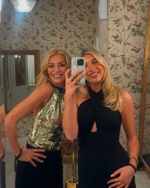 Tess Daly Instagram - That’s a wrap on party season for another year ✨
