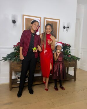 Tia Mowry Instagram - Happy Holidays from my family to yours! 🎄✨ Co-parenting during the holidays is a journey—one that’s filled with a mix of emotions. It’s different, and yes, it can feel challenging and even lonely at times, especially when you’re adjusting to a new family dynamic. But over time, I’ve found the beauty in it. It’s an opportunity for my kids to build meaningful relationships with both parents, and for me, it creates space for self-discovery, healing, and rejuvenation.

I’ll admit, as a single mom, I sometimes feel the weight because our family doesn’t look like others. But you know what? That’s okay. Different doesn’t mean less than. The most important thing is keeping the traditions alive for my children—because no matter how it looks, we are still family. 💛

To anyone navigating co-parenting or a new chapter this holiday season, know that you’re not alone. There’s joy to be found, even in the transitions. Let’s keep creating those special moments for our kids, no matter what. ❤️