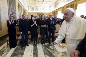 Tina Guo Instagram - Just got official photos from the Vatican! Thank you @riccardorossiroma @_dario_vero_ for making this possible, it was an honor to be a part of @concertoconipoveri and to share it with my family and closest friends.

Photos by @novaopera & Vatican Media 🙏🏼