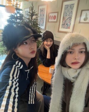 Tina Tamashiro Instagram - リールにしようと思ってたけど
だいぶ投稿しちゃった‼️メリクリ

常に雪だるまスタイルだった⛄️
