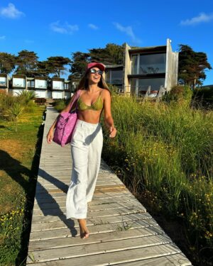 Tita Ureta Instagram - CONCURSO FLASH 🌊⚡️

Te gustaría escaparte a Pichilemu? 

GANA 1 estadía en @delmarpichilemu para ti   1 acompañante con desayuno y sauna incluido 

CÓMO PARTICIPAR
•Sigue a @titaureta @delmarpichilemu 
•Ponle like a esta publicación 
•Comenta con quien te gustaría ir
Y si compartes esta publicación, más posibilidades tienes de ganar 

CONCURSA HASTA EL DOMINGO

*Los ganadores/as se darán en este post 

MUCHA SUERTE !