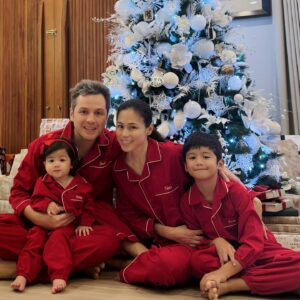 Toni Gonzaga Instagram - Merry Christmas! 🎄🎁 Happy birthday to the King of Kings! Jesus! 🙏🏼May we all be filled with God’s love and blessings this holiday season!