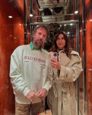 Tonia Sotiropoulou Instagram - Mirror selfies and January blessings 

#january #friends #family #love #movies #2025