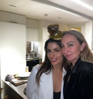 Tonia Sotiropoulou Instagram - Life lately 🎄🎊✨

#january #happynewyear #2025 #holidays #friends #family