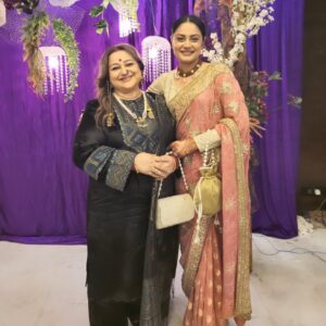 Toral Rasputra Instagram - Ok.. So let me tell u😊...
बन गयी आसिया तुम..धर्मपत्नी...❤️
the show.. I met u❤️...
Been so long...
यह नयी ज़िन्दगी.. खुशियों से भरी हो 🙏❤️
Happy married life to both of you❤️
May love.. Trust.. Friendship.. Care.. Stay with both of u... ❤️aasiya n  gulshan

Beautiful clutch by @slingbling.official
Khoobsurat suit by @stadofashion_official
Styling by @seam_stress_by_rajludhwani