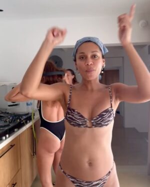 Tove Lo Instagram - 2024 you absolute whorrrreeeee 🔪 HEAT, Cave, My Oh My, Love Bites, Ladies if Leisure, Ibiza > London > I iza > London > Ibiza > London, Glasto, my brother getting MARRIED, Kenya, Habits hitting 1 billi and so much friendship inbetween 🧚‍♀️ going back into the studio now, happy holidays all my lovely freaks xxx