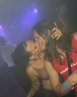 Tove Lo Instagram - 2024 you absolute whorrrreeeee 🔪 HEAT, Cave, My Oh My, Love Bites, Ladies if Leisure, Ibiza > London > I iza > London > Ibiza > London, Glasto, my brother getting MARRIED, Kenya, Habits hitting 1 billi and so much friendship inbetween 🧚‍♀️ going back into the studio now, happy holidays all my lovely freaks xxx