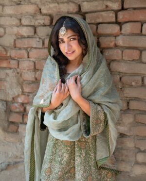 Tulsi Kumar Instagram - 𝓥𝓮𝓴𝓱𝓪𝓷 𝓝𝓾 … 🌙⌛

 #comingsoon