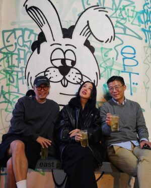 Uhm Jung-hwa Instagram - 11월의 일상.  #crystalclear @z_fla_t