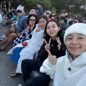 Uie Instagram - .
우리의 마지막 엔딩
오늘저녁 5시 50분💢
tvn 무쇠소녀단
#무쇠소녀단