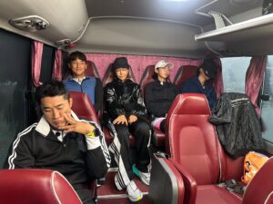 Uie Instagram - .
오늘 저녁 5시 50분
tvn 무쇠소녀단💫
#무쇠소녀단