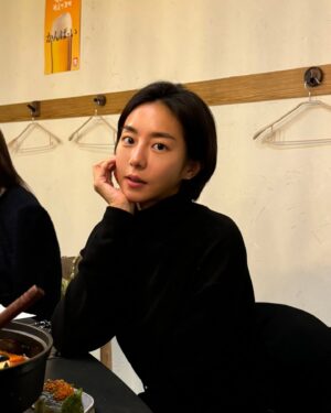 Uie Instagram - NEW 헤어💇🏻‍♀️💗
