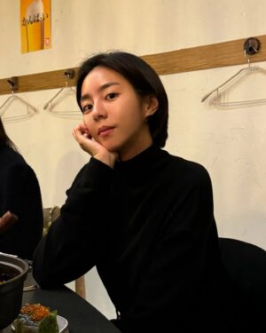 Uie Instagram - NEW 헤어💇🏻‍♀️💗