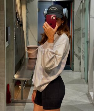 Unnati Malharkar Instagram - Gym Fits🏋🏻‍♀️
1: top: @nike 
2: jacket @adidasoriginals , bottom: @birdeye.india 
3: top: @hm , bottom: @nike 
4: jacket ( v old ) : @forever21 , leggings: @nike 
5: top: @cava_athleisure , bottom: @urbanoutfitters 
6: top: @bershka , bottom: @audeactive 
7: top: @newbalance , bottom: @worldofdive 
8: top: thrifted 
9: top: @hm 
10: top: @hm , bottom: @nike 
11: top: @diesel , bottom: @nike 
12: top: @nike , bottom: @audeactive 
Cap in all: @audeactive 
Headphones: @apple