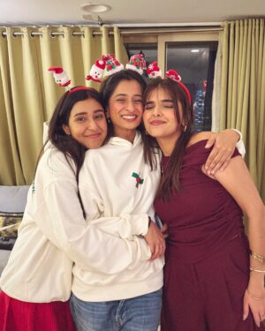 Unnati Malharkar Instagram - It’s the most wonderful time of the year!🥰♥️