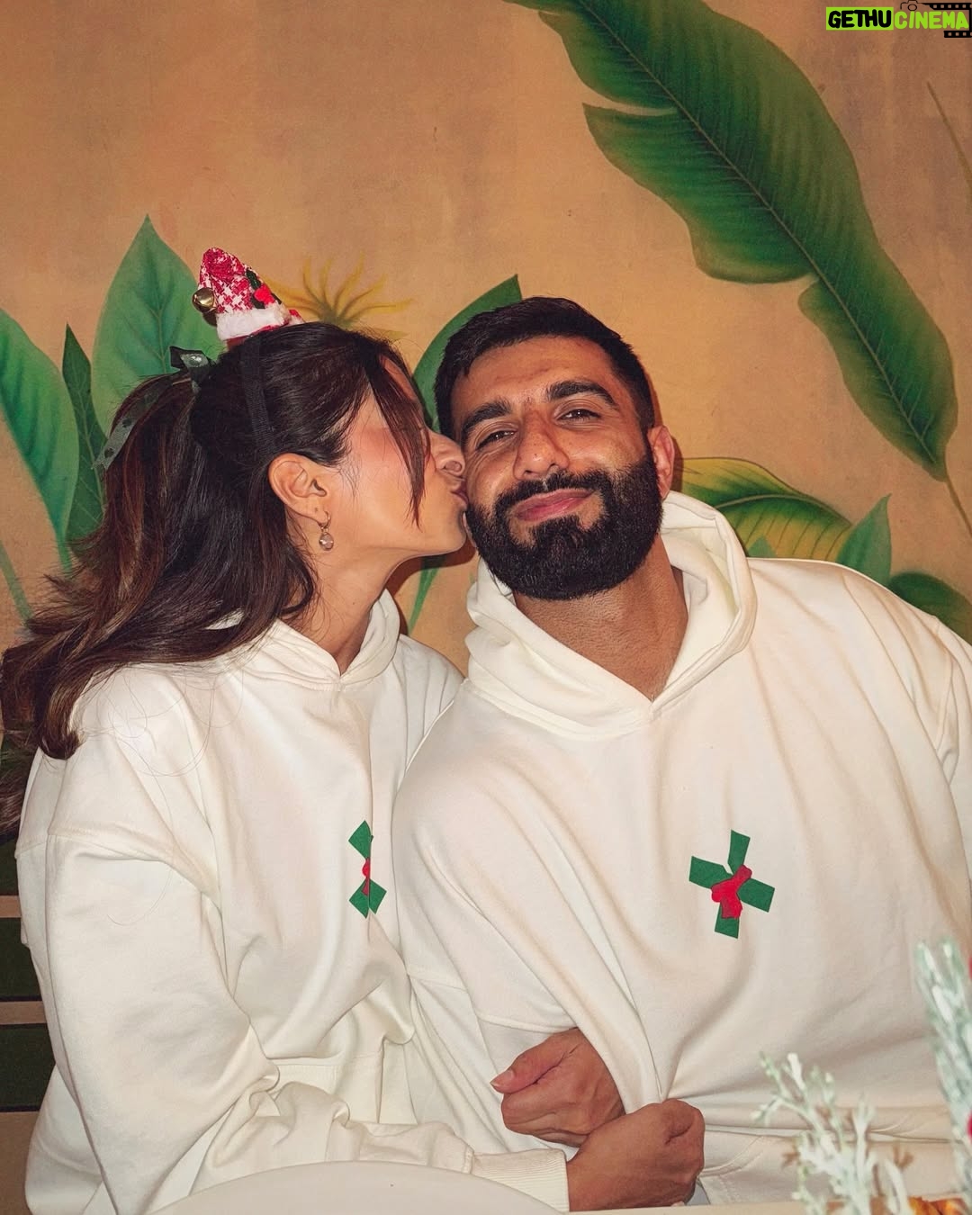 Unnati Malharkar - 85.3K Likes - It’s the most wonderful time of the year!🥰♥️