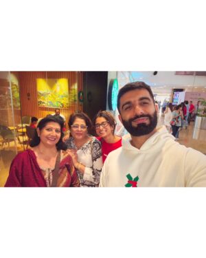 Unnati Malharkar Instagram - It’s the most wonderful time of the year!🥰♥️
