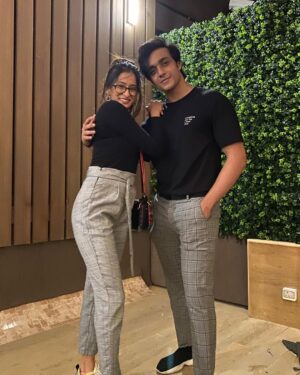 Unnati Malharkar Instagram - Happiest birthday Bestie!👫🏼 years have gone by but our bond has only gotten stronger! You’re one of the most empathetic person I know, it’s one of your best traits! You’ve been there for me during the mess and also the best, you’ve seen it all, thankyou for sticking by! There are a lot of thankyouus but mainly thankyou for never saying no for a movie😂 There’s so much I want to see you achieve and it’s not that far my friend, one step at a time but one thing that I know for sure is that you will surely reach the top! You’re so talented, which I don’t think you fully know of, rukna nahi hai bus! Coming year is YOUR year & I just know it! A sea of people, cheering your name and I will always be one of them! TeeKayZeee, hamesha sath!🤞🏻 Love you sooooo much!♥️🫶🏻✨🎙️