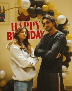 Unnati Malharkar Instagram - Happiest birthday Bestie!👫🏼 years have gone by but our bond has only gotten stronger! You’re one of the most empathetic person I know, it’s one of your best traits! You’ve been there for me during the mess and also the best, you’ve seen it all, thankyou for sticking by! There are a lot of thankyouus but mainly thankyou for never saying no for a movie😂 There’s so much I want to see you achieve and it’s not that far my friend, one step at a time but one thing that I know for sure is that you will surely reach the top! You’re so talented, which I don’t think you fully know of, rukna nahi hai bus! Coming year is YOUR year & I just know it! A sea of people, cheering your name and I will always be one of them! TeeKayZeee, hamesha sath!🤞🏻 Love you sooooo much!♥️🫶🏻✨🎙️