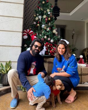 Upasana Kamineni Instagram - This Christmas, we want to take a moment to express our gratitude and love for the people who help make every day so special for us at home. 

To everyone, both in & beyond the photograph, a heartfelt thank you. Wishing you a very Merry Christmas!
❤️❤️❤️❤️
@alwaysramcharan @alwaysrhyme