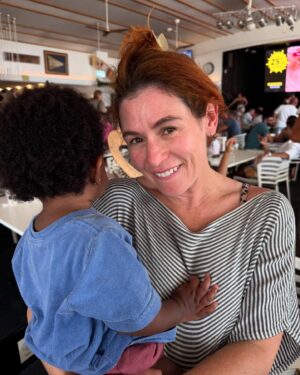 Uzo Aduba Instagram - And what is a trip to AUS without a visit with my OITNB cast mate and kindred spirit, Yael Stone? I love this woman to the GROUND. Respect her art, her passion, her heart. A woman of her word with an unwavering willingness to fight for what she believes in. I love you, YaYa. You’re an amazing woman, I feel so lucky to be your friend and can’t believe how much our lives have EXPANDED over the years:). Thanks for making time for us:) @yaelstone