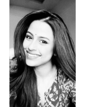 Vaibhavi Kapoor Instagram - Suggest caption please! 🙈

#eyes #beautiful