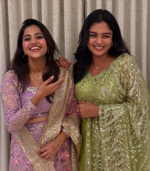 Vaishali Thaniga Instagram - 2025 🥳 Here we come !! #newyear #newbeginnings #2k25 

@lakshmipriyaoffl ❤️
@sujatha_thaniga ❤️

👗 @chitras_fashion_studio ❤️