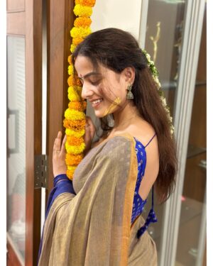 Vaishnavi Chaitanya Instagram - I love festival vibes❤️✨
Lets fill our home with flowers and prayers 😇
.
.
#diwali