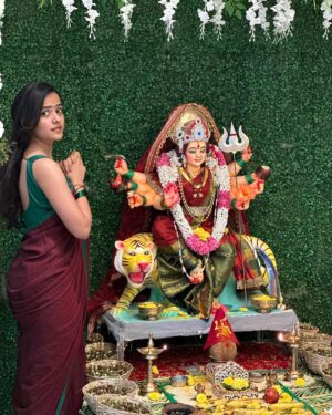 Vaishnavi Chaitanya Instagram - Find peace in knowing that god will always lead you where you need to be.
Jai mata di ❤️✨