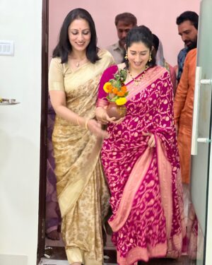 Vandana Lalwani Instagram - 🌸 Celebrating milestones and new beginnings!

We’re thrilled to mark ONE YEAR of @gvieaesthetic and the launch of our NEW branch 💖
GVie Aesthetic is now in Powai 🎉

Thank you for your love and trust—here’s to more growth and glowing futures together! ✨

#OneYearAnniversary #NewBeginnings #BranchLaunch #GratitudeAndGrowth #gungunuprari #vandanalalwani #gvieaesthetic