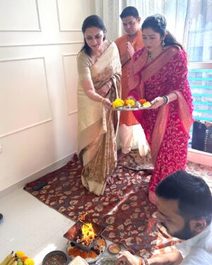Vandana Lalwani Instagram - 🌸 Celebrating milestones and new beginnings!

We’re thrilled to mark ONE YEAR of @gvieaesthetic and the launch of our NEW branch 💖
GVie Aesthetic is now in Powai 🎉

Thank you for your love and trust—here’s to more growth and glowing futures together! ✨

#OneYearAnniversary #NewBeginnings #BranchLaunch #GratitudeAndGrowth #gungunuprari #vandanalalwani #gvieaesthetic