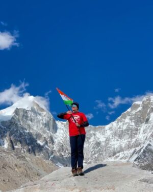 Vandana Lalwani Instagram - Everest Base Camp 8th Oct 2024. 
Bucketlist ✅

Conquered the toughest challenge, both mind and body pushed to the limit, and I’ve never felt more alive. Everest Base Camp: The hardest climb, the greatest achievement 🏔 

#MindOverMatter #BucketListAchieved #EverestBaseCamp #everestbasecamptrek #everestbasecampoct2024 #nepal #trekking #everest #vandanalalwani