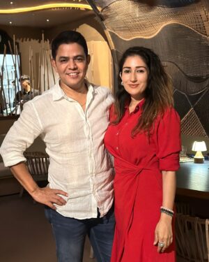 Vandana Lalwani Instagram - From the heights of Everest to the warmth of this table—what an incredible journey it’s been! 🏔️✨
A night of laughter, memories, and reconnecting with our trekking family (and their loved ones)! ❤️🍽️ 
Location @waikiki.mumbai 
PR @maverick.communication01 

#EverestReunion #TrailToTable #AdventureFamily #trekkers #everestbasecamp #nepal #waikiki