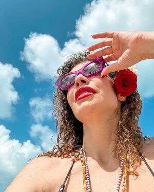 Vanessa da Mata Instagram - Feliz ano novo
Gratidão ao nosso corpo
À vida
Saúde
Saúde
saúde
Disposição, ciência das coisas, fé fé fé 
Amor e alma com energia vital para correr atrás do que queremos
E que perto de nós, estejam os bons e os que somam em bondade, carinho, consideração e respeito 🌹

#VanesssdaMata
