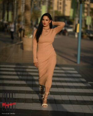 Veena Malik Instagram - In a world where public figures are constantly scrutinized, Veena Malik’s story shines as a testament to personal growth, resilience, and spiritual transformation. 

Once celebrated for her dynamic career in the South Asian entertainment industry, Veena has embarked on a new path that beautifully weaves together love, companionship, and faith. Speaking with SHE, Veena Malik reflects on her journey, sharing insights on life, love, and the lessons she’s learned along the way.

@theveenamalik 

Link in bio: 
https://shemagazineusa.com/veena-malik/

#VeenaMalik #SHEro #Globalimpact #Empowerment #WomeninShowbiz #Actress