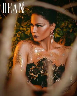 Veena Malik Instagram - @theveenamalik Gracing the cover of DEAN Magazine! 
She stuns with her bold and glamorous look.. 🌟

💄 Makeup: @razeenofficialmua1
👗 Styling: @sannakhan5 
📸 Photography: @qasimazharphotography
.
@iiaward
@world.fashion.festival.awards
.
#VeenaMalik #deanmagazine #deancelebritymagazine #DeanLifestyleMagazine #deanbusinessmagazine #deanfashionmagazine #DubaiFashionWeek  #BoldAndBeautiful #FashionAwards #DubaiEvents