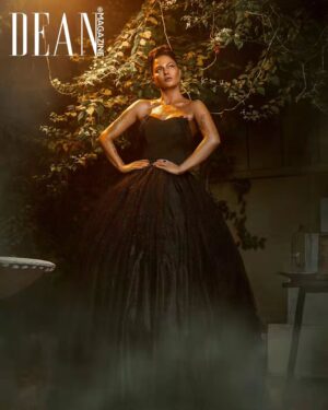 Veena Malik Instagram - @theveenamalik Gracing the cover of DEAN Magazine! 
She stuns with her bold and glamorous look.. 🌟

💄 Makeup: @razeenofficialmua1
👗 Styling: @sannakhan5 
📸 Photography: @qasimazharphotography
.
@iiaward
@world.fashion.festival.awards
.
#VeenaMalik #deanmagazine #deancelebritymagazine #DeanLifestyleMagazine #deanbusinessmagazine #deanfashionmagazine #DubaiFashionWeek  #BoldAndBeautiful #FashionAwards #DubaiEvents