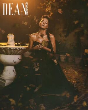 Veena Malik Instagram - @theveenamalik Gracing the cover of DEAN Magazine! 
She stuns with her bold and glamorous look.. 🌟

💄 Makeup: @razeenofficialmua1
👗 Styling: @sannakhan5 
📸 Photography: @qasimazharphotography
.
@iiaward
@world.fashion.festival.awards
.
#VeenaMalik #deanmagazine #deancelebritymagazine #DeanLifestyleMagazine #deanbusinessmagazine #deanfashionmagazine #DubaiFashionWeek  #BoldAndBeautiful #FashionAwards #DubaiEvents