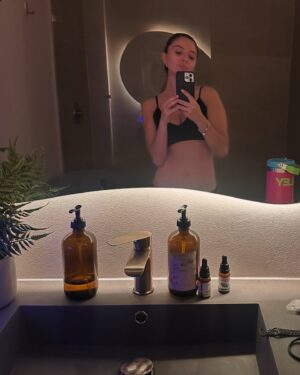 Veronica Bianchi Instagram - El finde!
🙏🏻😎🧘🏻‍♀️🐾❤️
