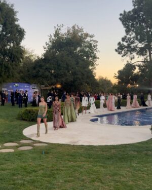 Victoria Jancke Instagram - ✨Honored to receive the @unitednations Global Impact Award for Community Building✨

Last night in Los Angeles, I had the incredible honor of receiving the Global Impact Award for Community Building from the United Nations . This recognition feels like a dream come true, and I am deeply humbled and grateful.

@grow__and_glow_women isn’t just a mission—it’s my life’s work. My passion is to help women feel safe in their femininity and to create a powerful community of women who uplift and support one another.

This award is a testament to the countless women who have joined me on this journey. Together, we are rewriting narratives, healing, and thriving—not just as individuals but as a united, empowered collective.

Thank you to everyone who has been part of this journey. This award is for all of us, a reminder that when women stand together, we create something extraordinary.

Here’s to a future filled with love, empowerment, and limitless potential. 💫 Where the feminine and the masculine co-exist and support each other. 

Photos by amazing @adrianthephotographer 

#GlobalImpactAward #UnitedNations #GrowAndGlow #Empowerment #WomenSupportingWomen