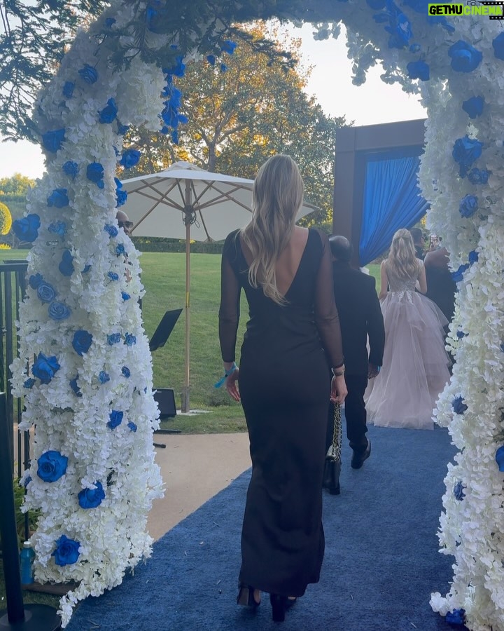 Victoria Jancke - 10.5K Likes - ✨Honored to receive the @unitednations Global Impact Award for Community Building✨

Last night in Los Angeles, I had the incredible honor of receiving the Global Impact Award for Community Building from the United Nations . This recognition feels like a dream come true, and I am deeply humbled and grateful.

@grow__and_glow_women isn’t just a mission—it’s my life’s work. My passion is to help women feel safe in their femininity and to create a powerful community of women who uplift and support one another.

This award is a testament to the countless women who have joined me on this journey. Together, we are rewriting narratives, healing, and thriving—not just as individuals but as a united, empowered collective.

Thank you to everyone who has been part of this journey. This award is for all of us, a reminder that when women stand together, we create something extraordinary.

Here’s to a future filled with love, empowerment, and limitless potential. 💫 Where the feminine and the masculine co-exist and support each other. 

Photos by amazing @adrianthephotographer 

#GlobalImpactAward #UnitedNations #GrowAndGlow #Empowerment #WomenSupportingWomen