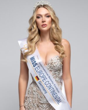 Victoria Jancke Instagram - Miss Europe Germany 2025 ✨ So excited to represent my beautiful country, Germany, at this year’s @misseuropecontinentalofficial competition in Naples, Italy! 🇩🇪✨

Let’s empower women, spread the message of @grow__and_glow_women , and celebrate femininity together. 💖

Catch my interview on the last slide or via the link—can’t wait to share this journey with you all! 🌍💫

#MissEurope2025 #GrownAndGlow #EmpoweredWomen #NaplesItaly
________________________________________________
🇩🇪 Miss Europe Germany 2025 ✨So aufgeregt, mein wunderschönes Heimatland Deutschland bei der diesjährigen Miss Europe Competition in Neapel, Italien, zu repräsentieren! 🇩🇪✨

Lasst uns Frauen empowern, die Botschaft von @grow__and_glow_women verbreiten und gemeinsam die Weiblichkeit feiern. 💖

Schaut euch mein Interview auf der letzten Folie oder über den Link an – ich kann es kaum erwarten, diese Reise mit euch zu teilen! 🌍💫

#MissEurope2025 #GrownAndGlow #EmpoweredWomen #NapoliItalien